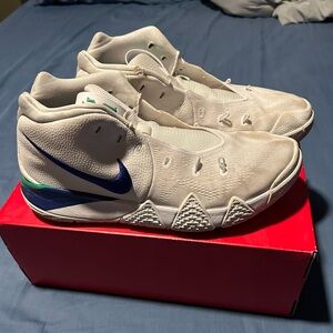 Nike Kyrie 4. Size 11